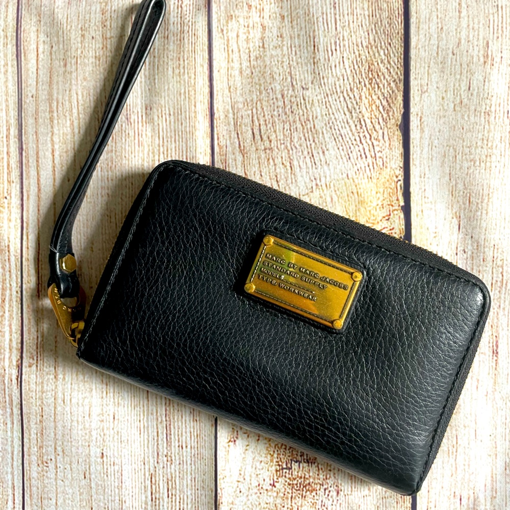 Marc Jacobs Wristlet and phone holder